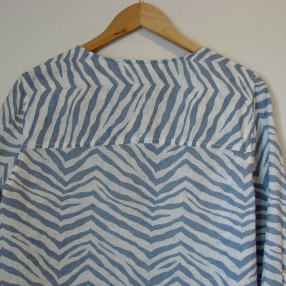 Linen Tunic Top Blue White Button Front Roll Tab Sleeves Tahari Plus Size 1X - Picture 12 of 15